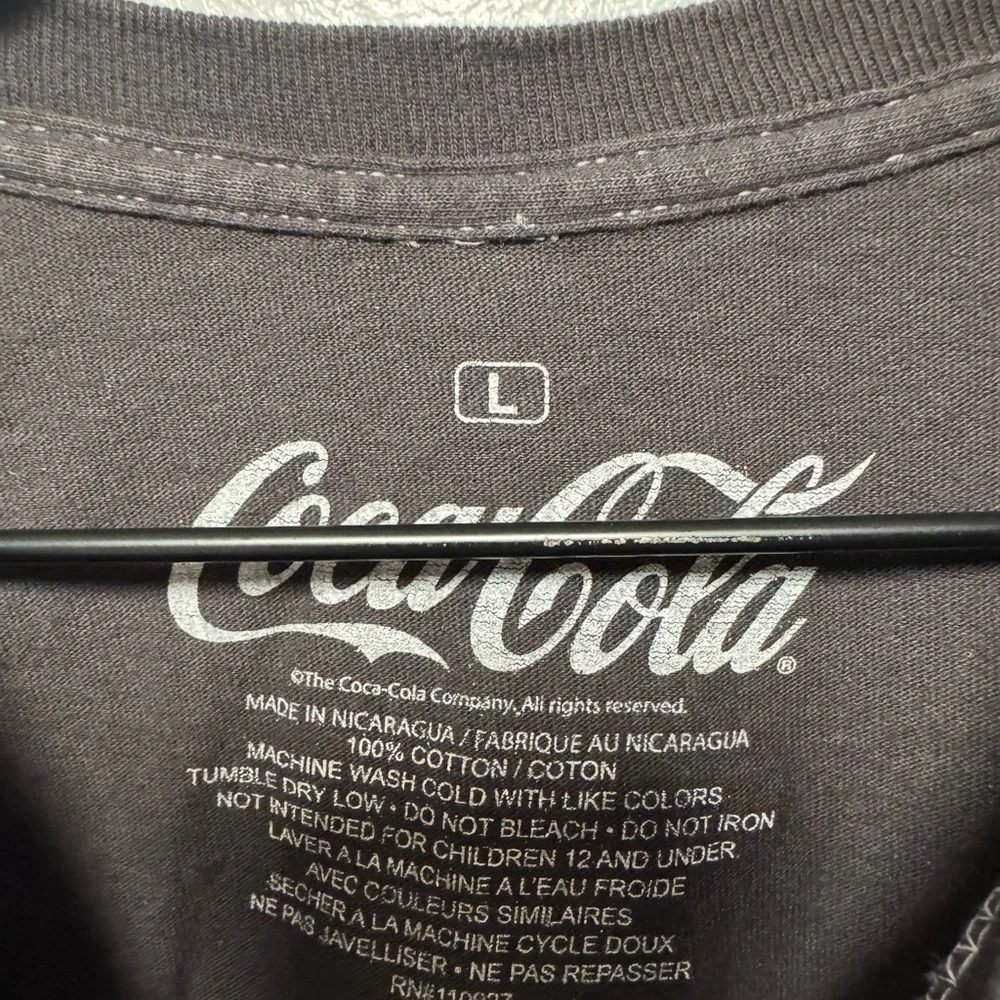 Coca-Cola Cowboy Graphic T-Shirt Men’s Large Urban Outfitters - Picture 3 of 3